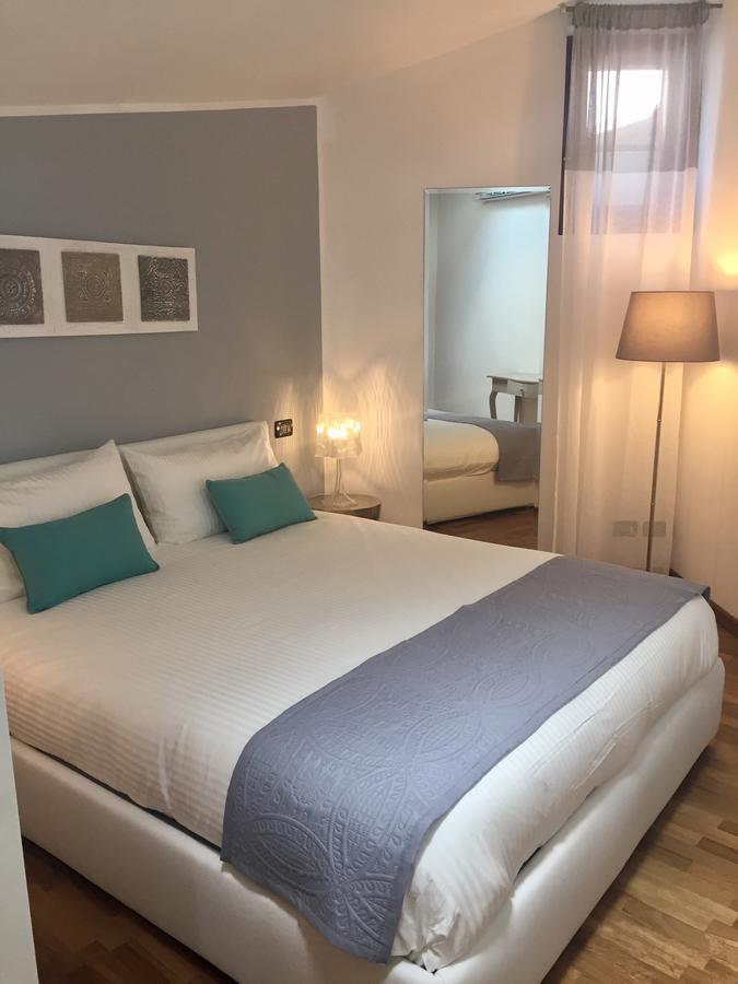 Marie Rose Luxury B&B & Apartment Дезенцано-дель-Гарда Экстерьер фото