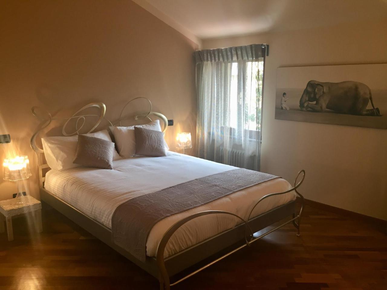 Marie Rose Luxury B&B & Apartment Дезенцано-дель-Гарда Экстерьер фото