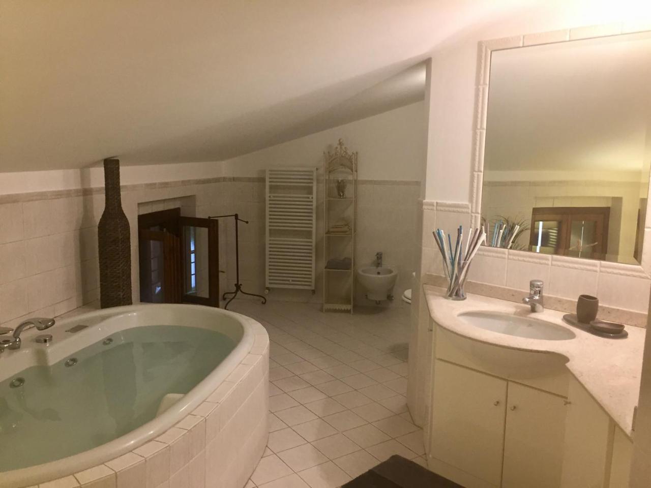 Marie Rose Luxury B&B & Apartment Дезенцано-дель-Гарда Экстерьер фото